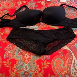 38DD AMBRIELLE bra and L panties set